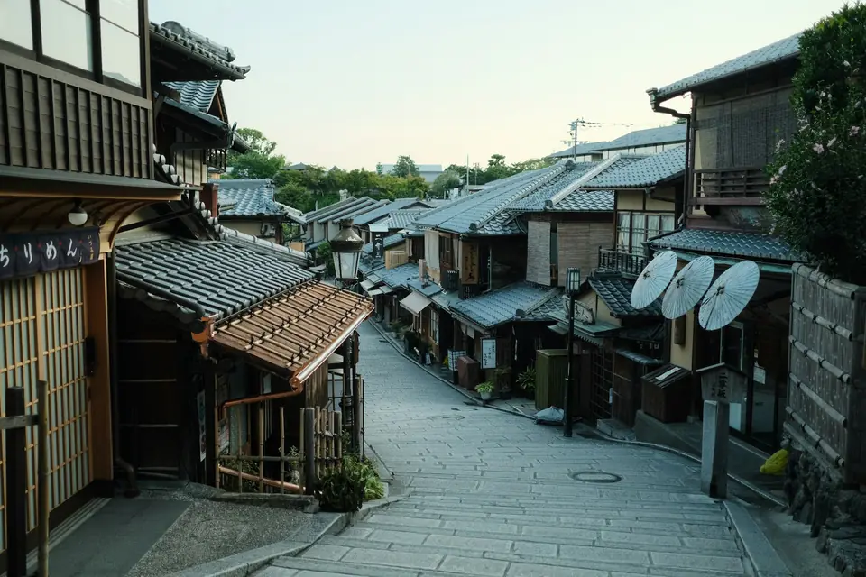 Empty stone-paved Ninenzaka slope in Kyoto early in the morning
